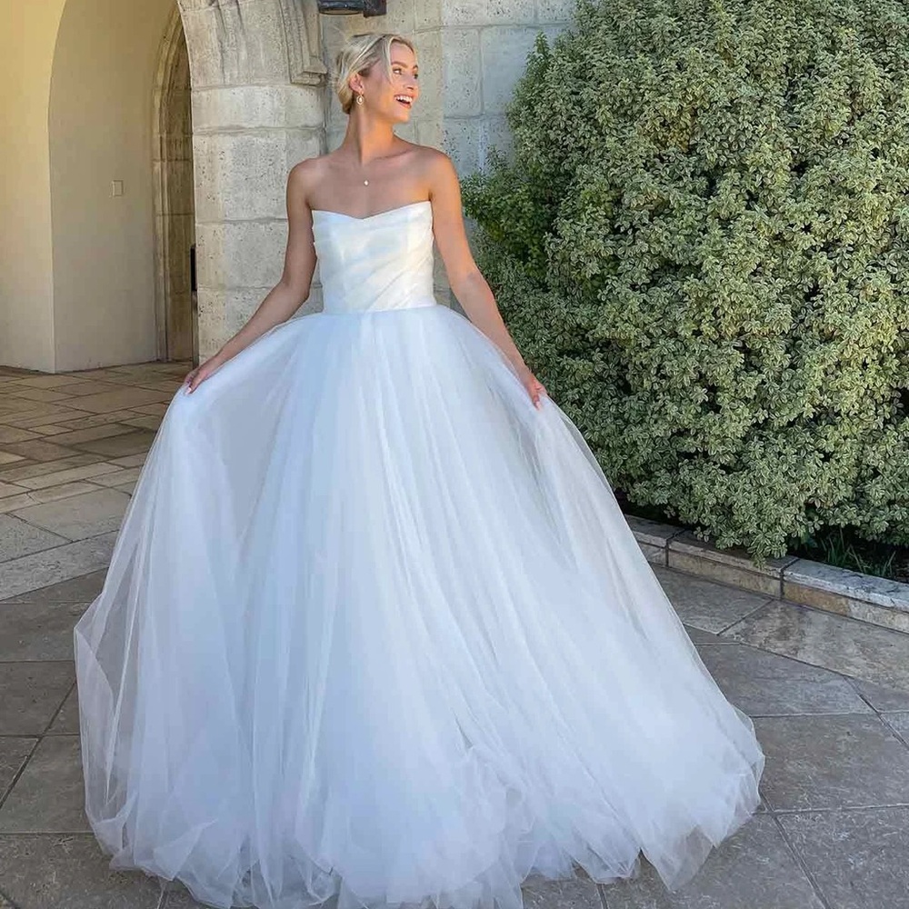 Essence of Australia Tulle Wedding Ballgown D3865